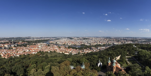 panoramatický snímek Prahy.jpg